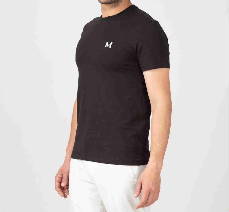 camiseta-monograma-negro-tierra-arriba_2