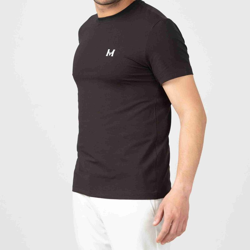 camiseta-monograma-negro-tierra-arriba_5