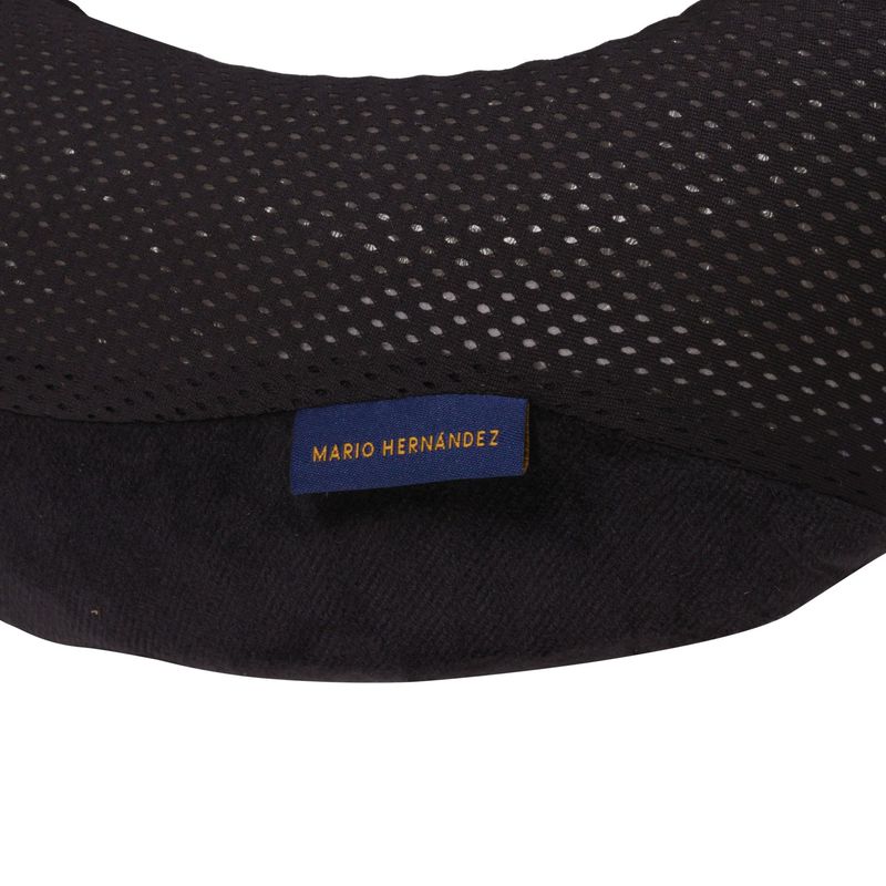 almohada-con-gel-fresco-negro-explora_5