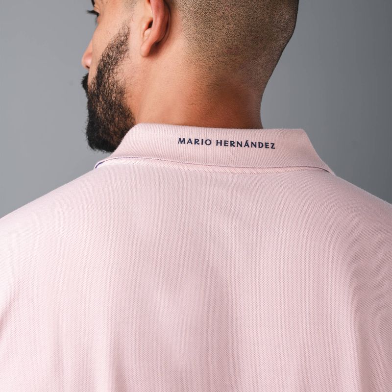 camiseta-polo-insignia-rosado-tierra-arriba_4