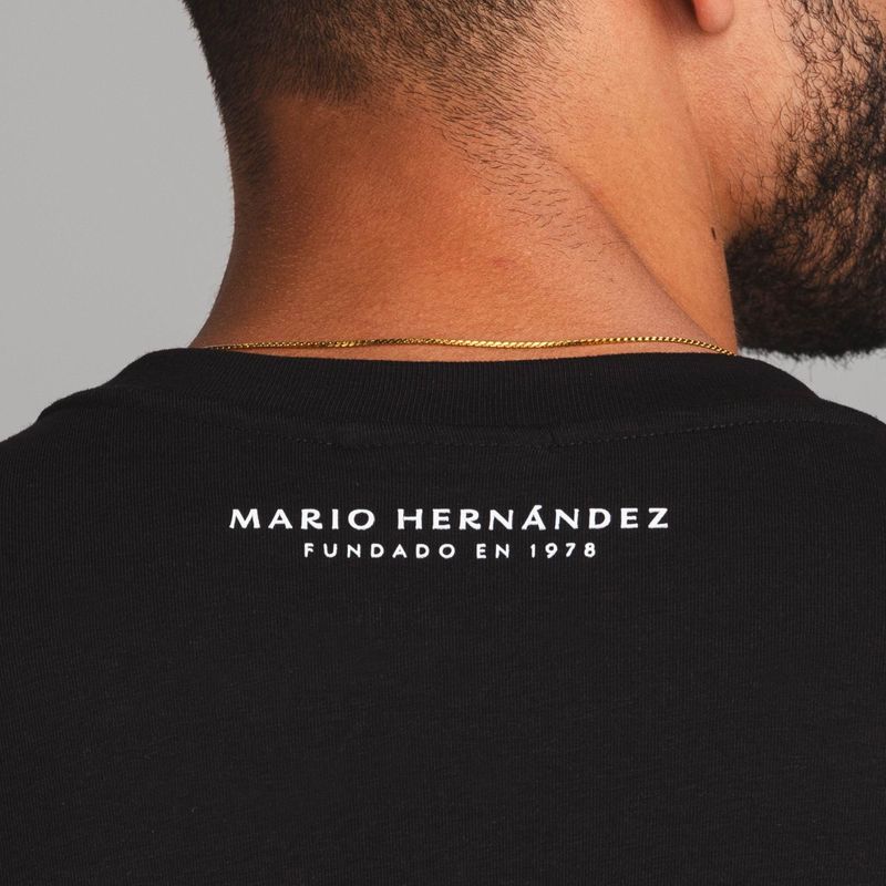 camiseta-unicornio-negro-tierra-arriba_6