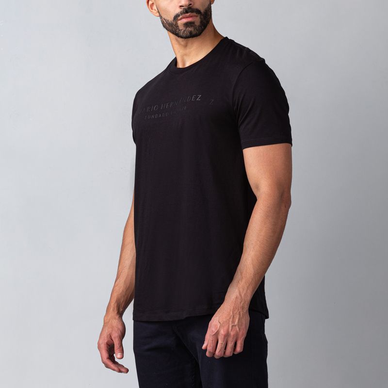 camiseta-elemental-logotipo-negro-tierra-arriba_2