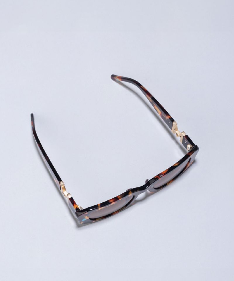 gafas-cortes-ii-carey-oscuro-mh-folks_5.jpg