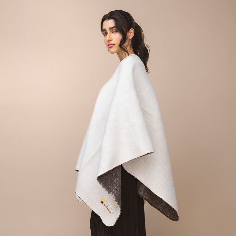 ruana-doble-faz-blanco-nobsa_8.jpg