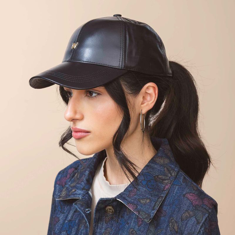 gorra-beisbolera-alas-negro-gala-milliner_2.jpg