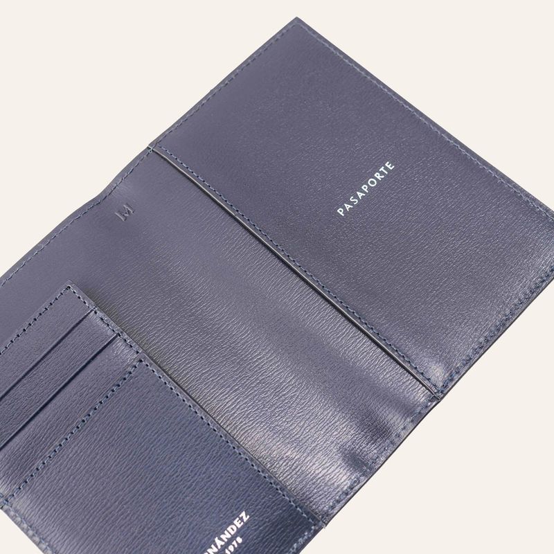 porta-pasaporte-sencillo-azul-royal-millenium_3