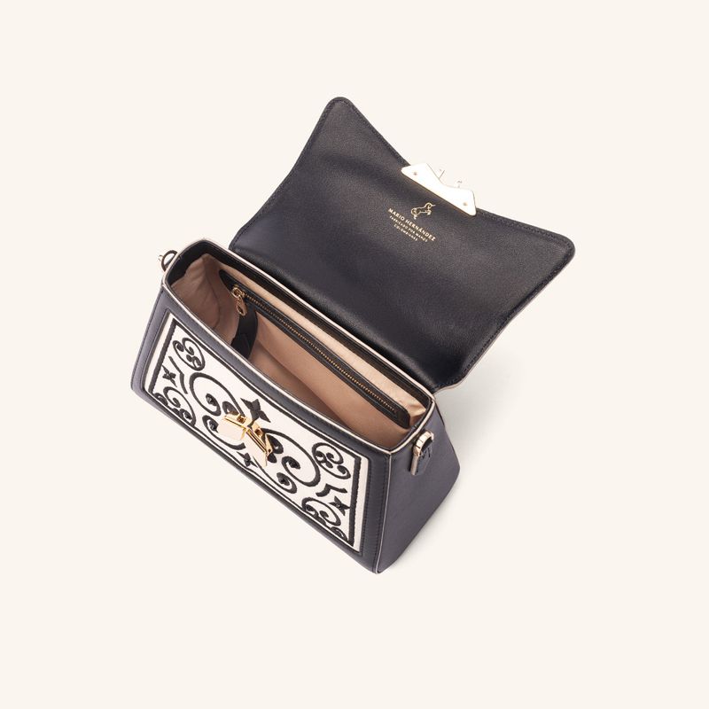 bolso-de-mano-alma-con-cadena-negro-sagrada_3