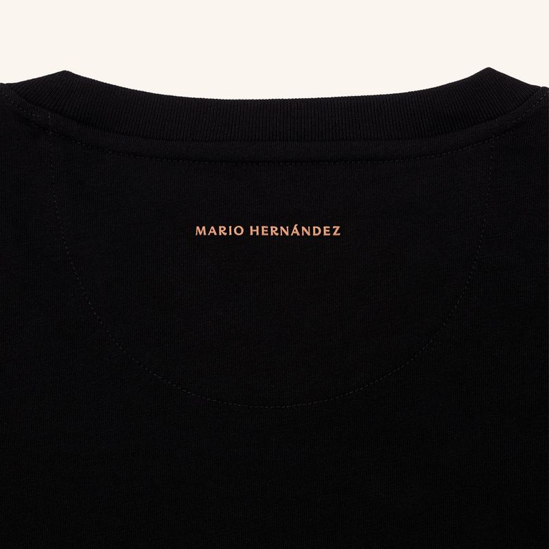 camiseta-origen-negro-arena-tierra-arriba_5