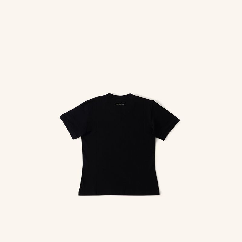 camiseta-tapiz-negro-tierra-arriba_2