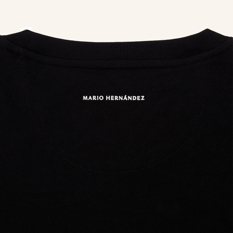 camiseta-origen-negro-tierra-arriba_4