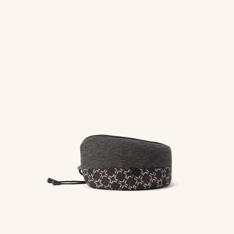 almohada-con-pouch-negro-gris-explora_4