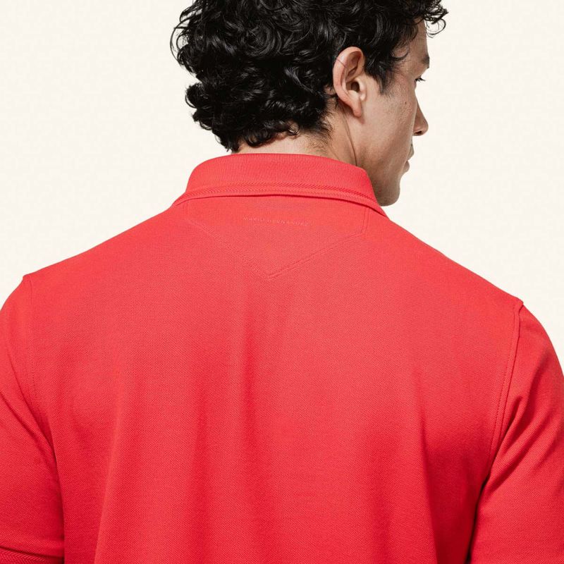 camiseta-polo-emblema-rojo-tierra-arriba_7