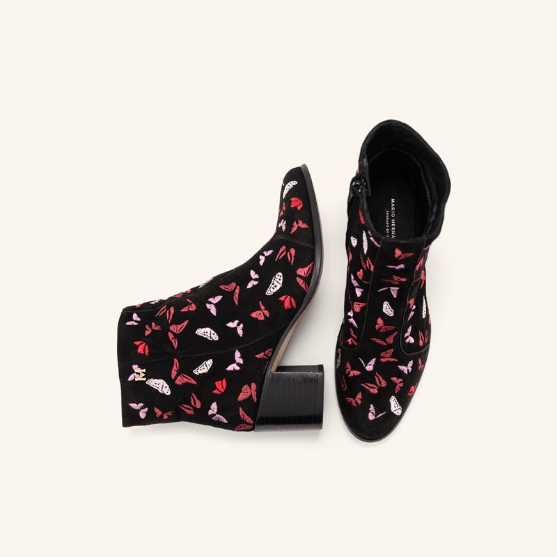 botas-alas-mariposas-rosa-gamour_3