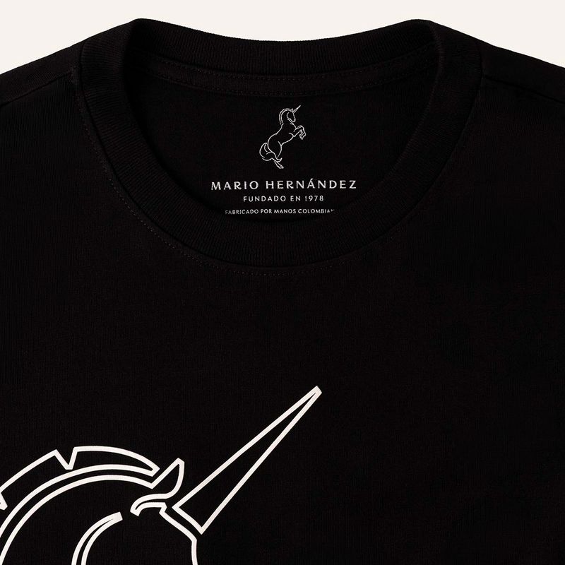 camiseta-alfa-negro-tierra-arriba_4