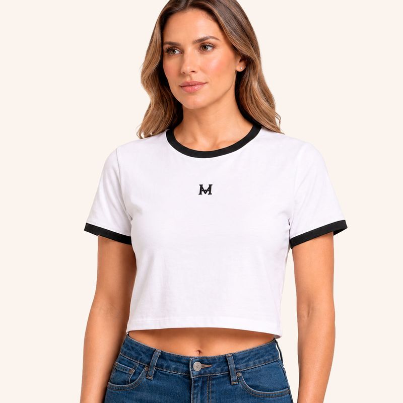 camiseta-prisma-blanco-tierra-arriba-modelo_6