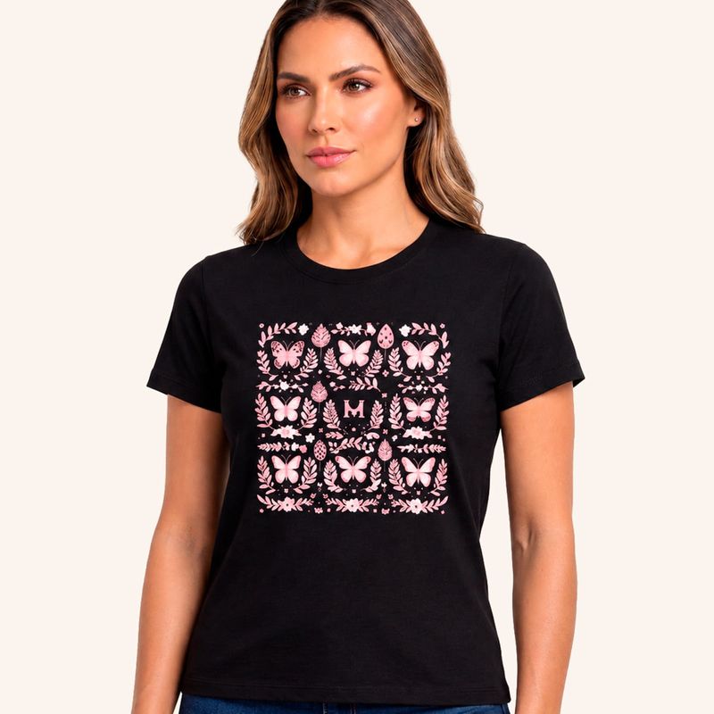 camiseta-tapiz-negro-tierra-arriba-modelo_3