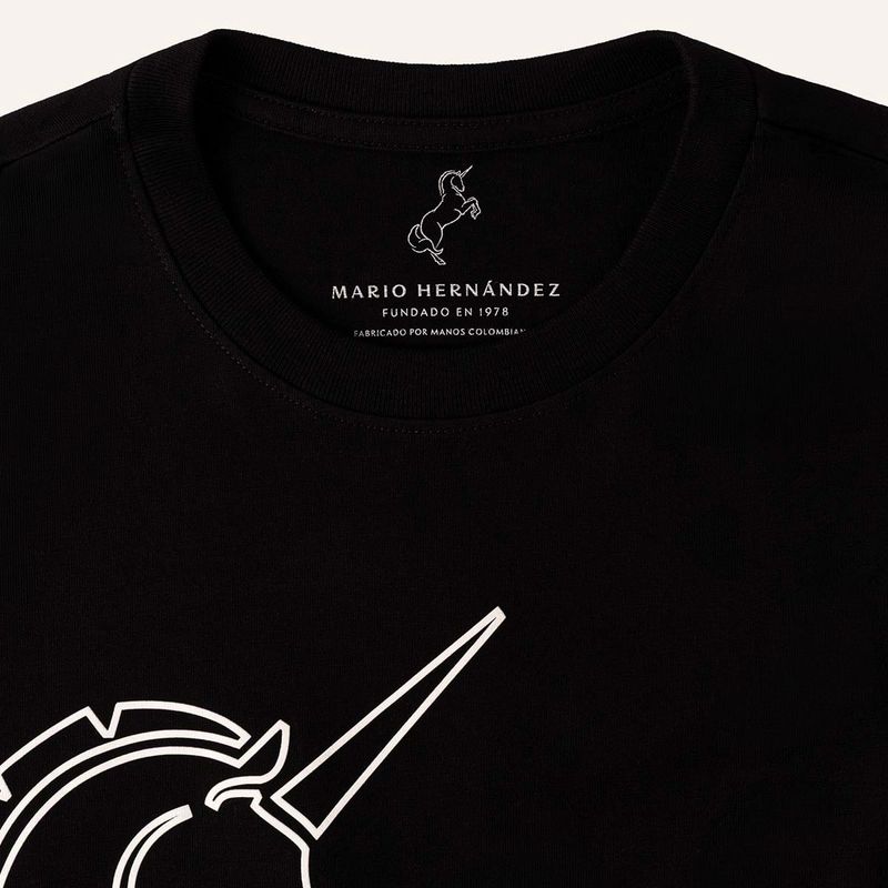 camiseta-alfa-negro-tierra-arriba_4